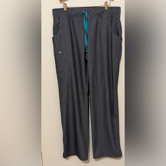 Figs Scrub Set Graphite Kade Cargo Pant Size L Tall Casma 3 Pocket Top Size L - Picture 9 of 12